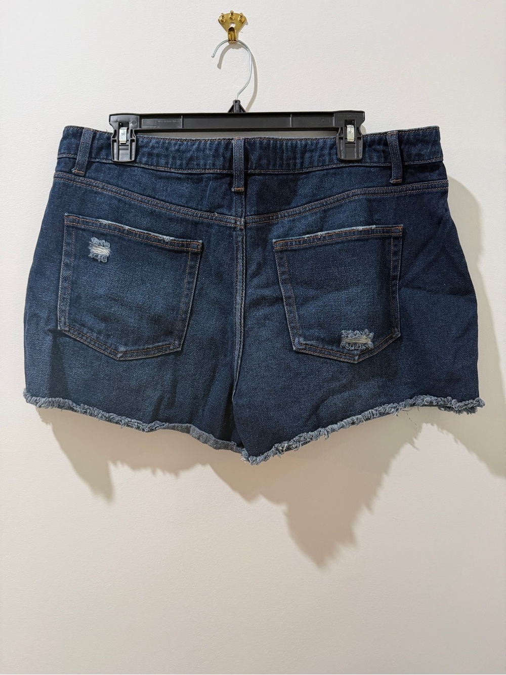 Time and Tru Dark Indigo Distressed Jean Shorts - Picture 2 of 8